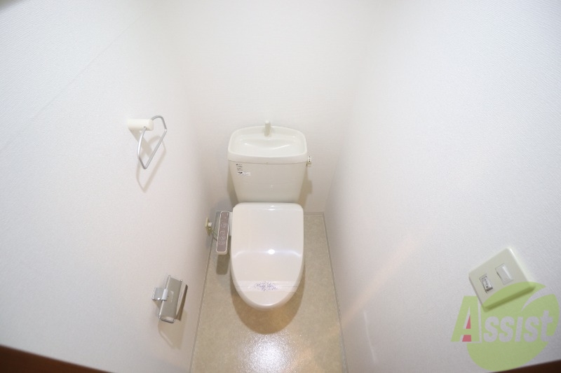 トイレ　温水洗浄便座つきのトイレです