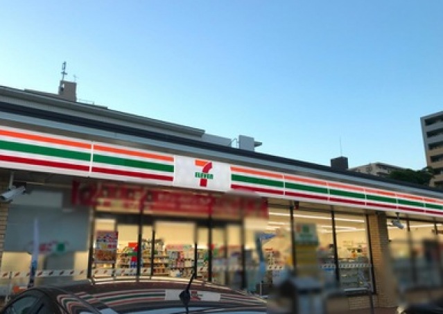 コンビニ　セブンイレブン横浜生麦4丁目店（コンビニ）まで565m