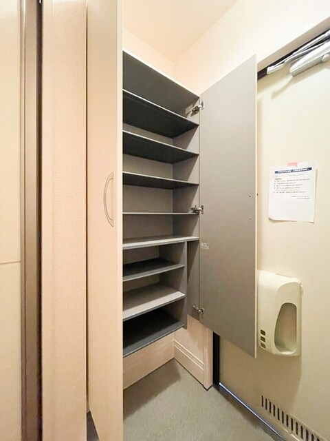収納　シューズボックス