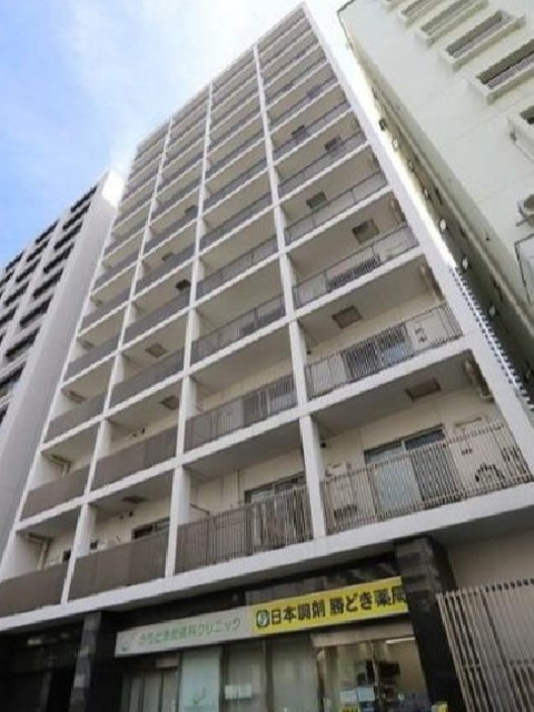 建物外観　１２階建ての賃貸マンション