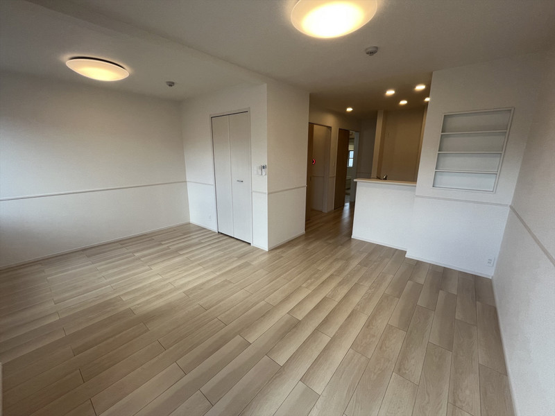 居室・リビング　反転タイプ部屋写真