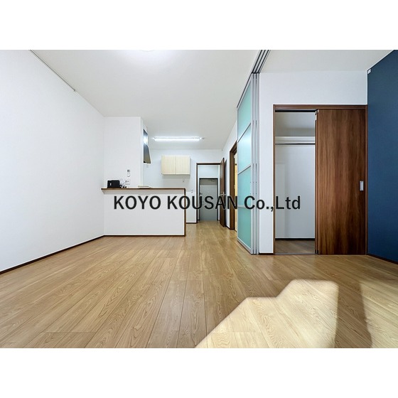 居室・リビング　※反転タイプのお部屋です。