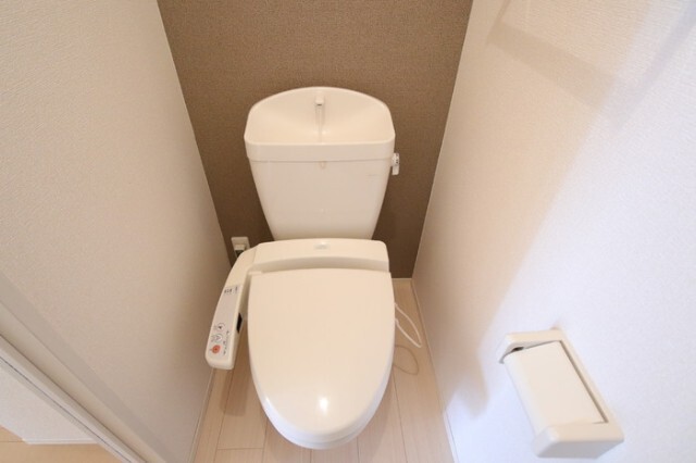 ＪＲ日豊本線 下曽根駅 徒歩32分 3階建 築18年のトイレ写真