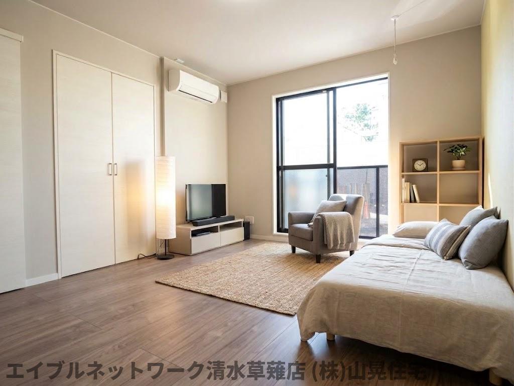居室・リビング　家具備品はCGによるイメージで、実際の物件には含まれません