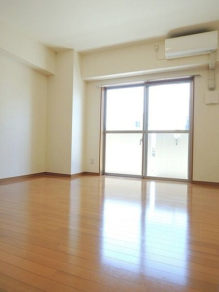 ＪＲ総武線 高円寺駅 徒歩2分 8階建 築20年の居間写真