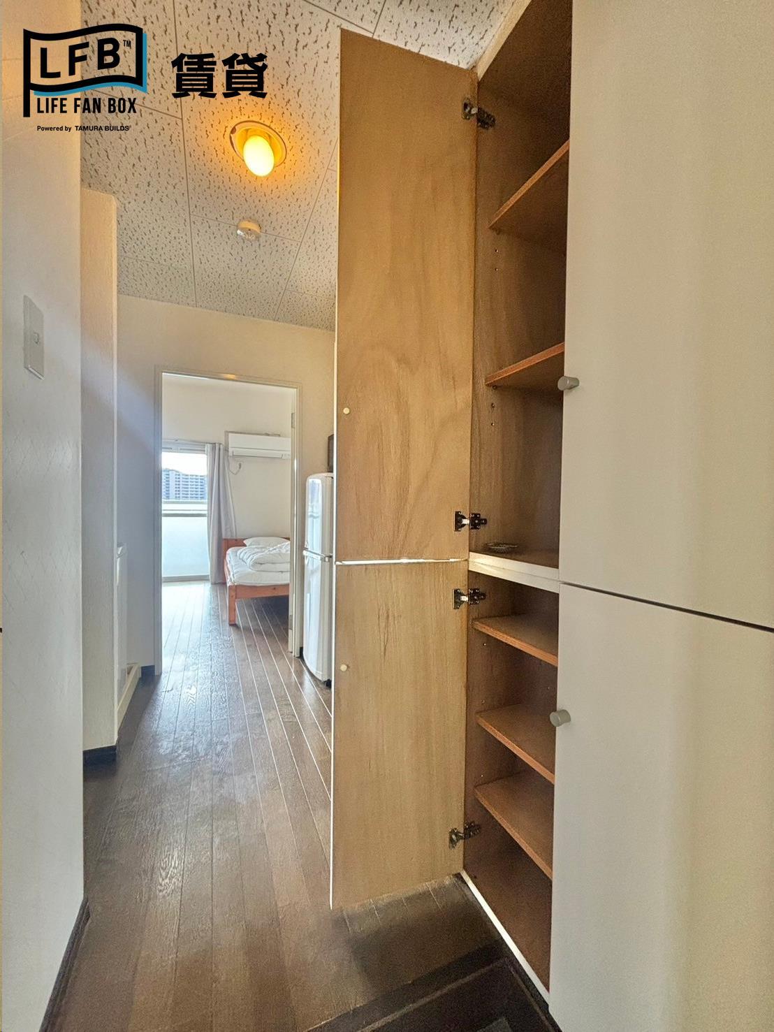 収納　※502号室の室内写真です。壁紙や床の色、仕様が異なる場合が