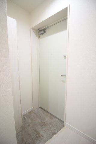 玄関　ルクス板橋　北区滝野川6