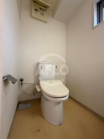 ＪＲ東西線 北新地駅 徒歩7分 10階建 築13年のトイレ写真