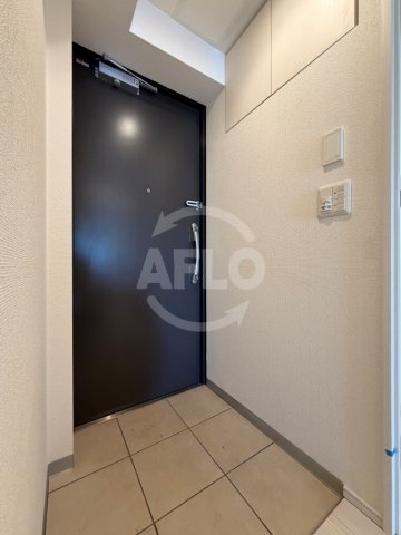 ＪＲ東西線 北新地駅 徒歩7分 10階建 築13年の玄関写真