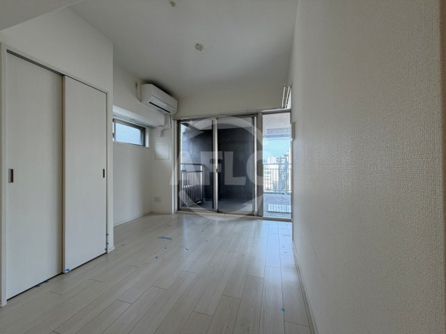 ＪＲ東西線 北新地駅 徒歩7分 10階建 築13年の居間写真
