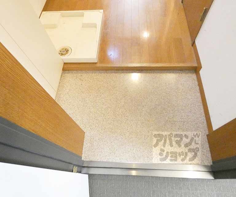 クローバーコートの玄関写真