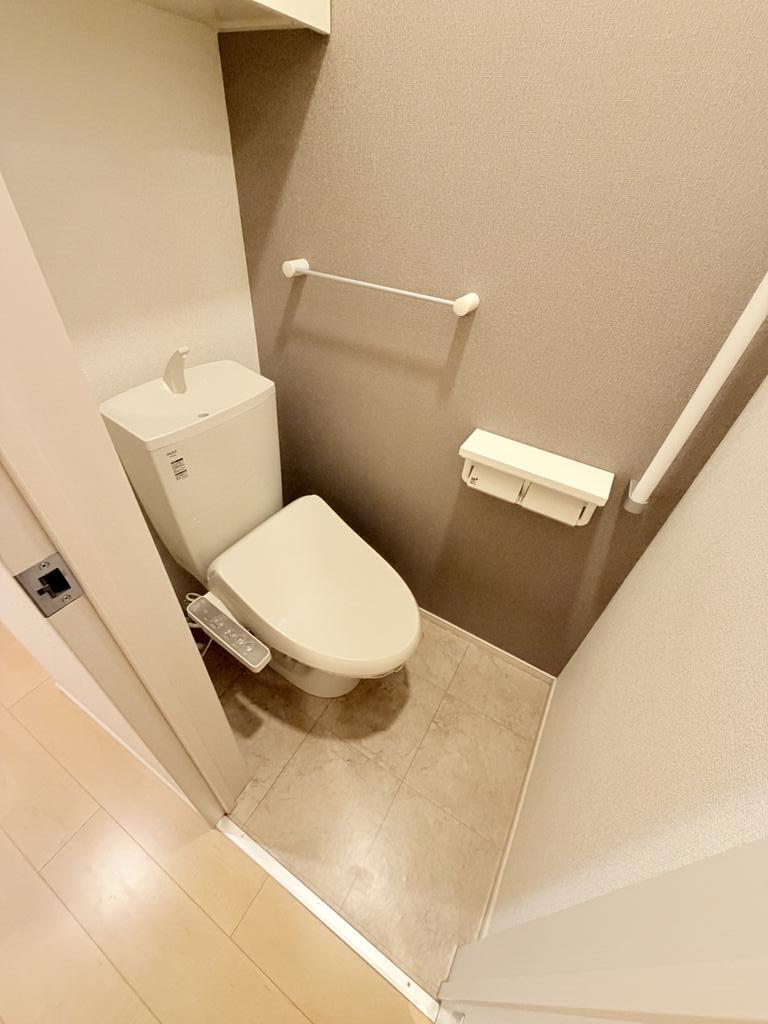 ＪＲ山陽本線 東福山駅 徒歩48分 2階建 築6年のトイレ写真