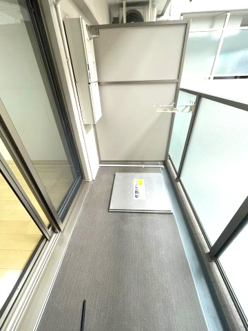 バルコニー　(参考)同マンション別間取り他部屋の写真（間取り図が正）