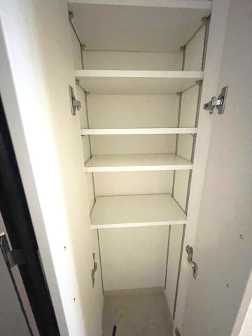収納　(参考)同マンション別間取り他部屋の写真（間取り図が正）