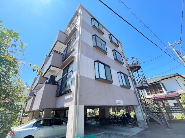 建物外観　閑静な住宅街にある物件です。