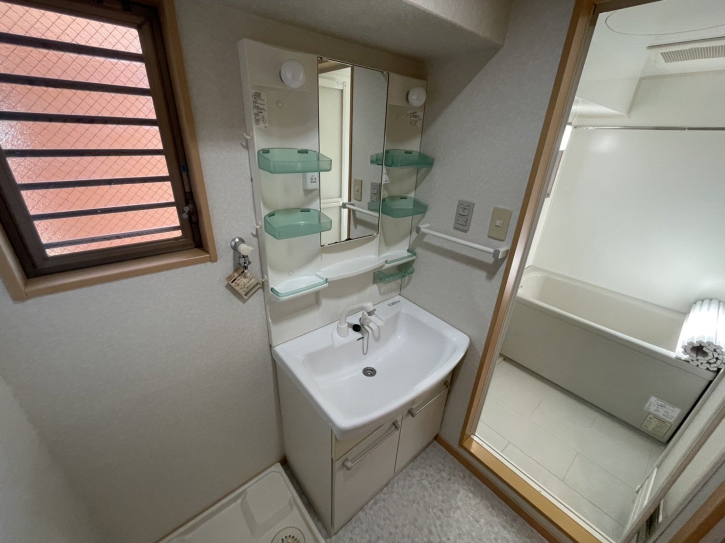 洗面設備　※同型タイプ、現状優先