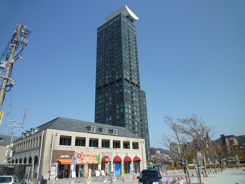 ショッピングセンター　門司港レトロ海峡プラザ（ショッピングセンター）まで800m