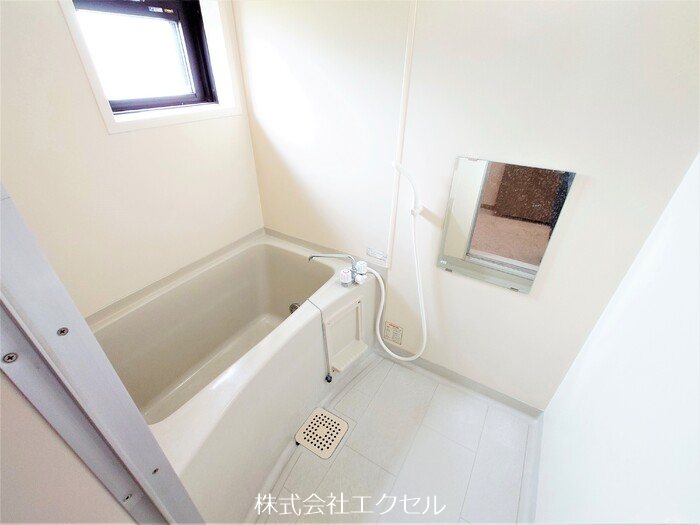 バス・シャワールーム　追い焚き機能のお風呂です。