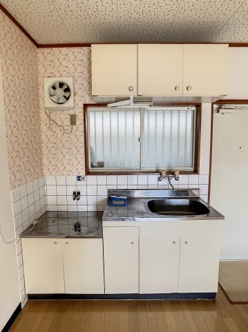 キッチン　現況が相違する場合は現況を優先致します。