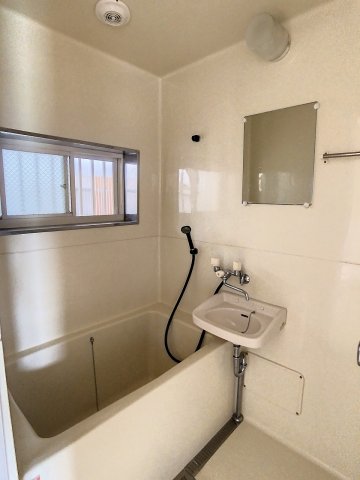 バス・シャワールーム　現況が相違する場合は現況を優先致します。