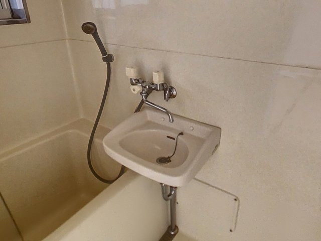 洗面設備　現況が相違する場合は現況を優先致します。