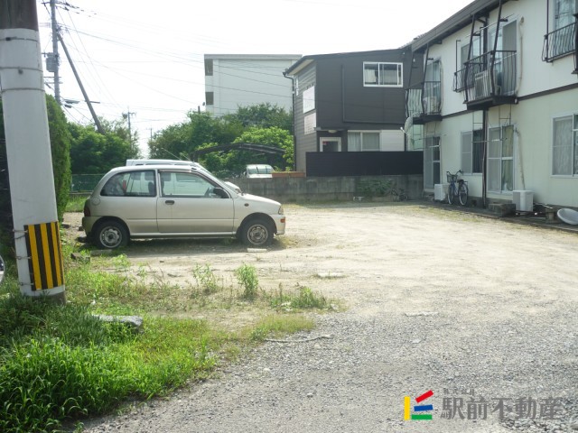 【コーポ中折の駐車場】