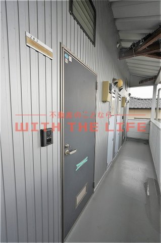 玄関　収納もある玄関です