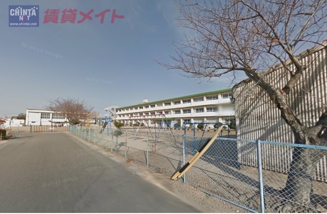 【伊勢市下野町のアパートの小学校】