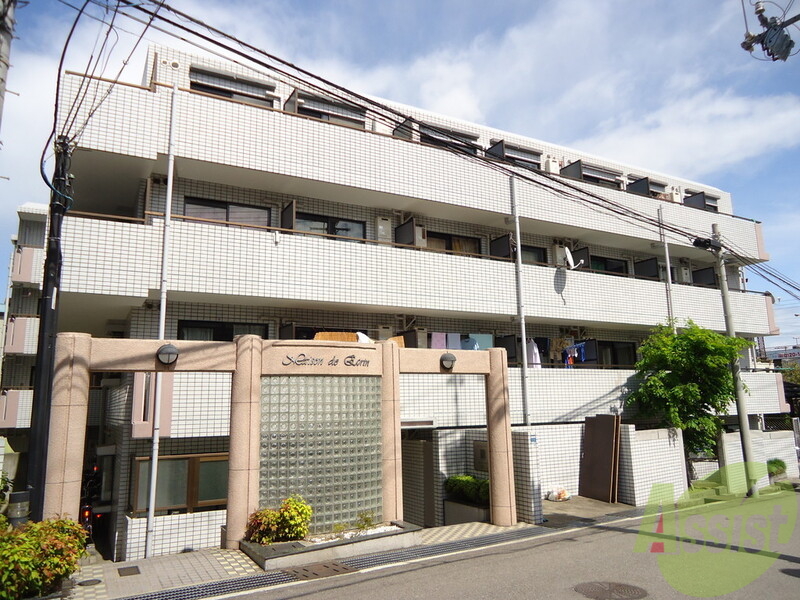 【神戸市灘区岩屋中町のマンションの建物外観】