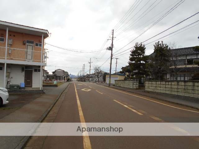 その他　前面道路（その他）まで0m