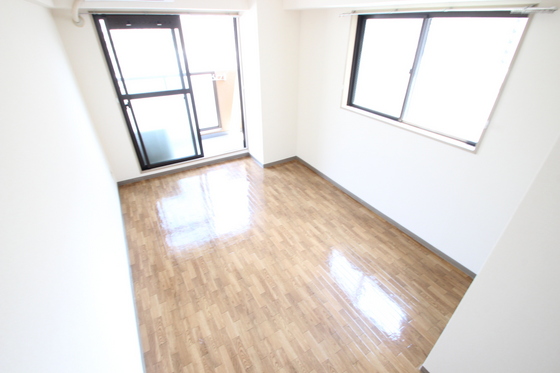 居室・リビング　※他の部屋の写真です。