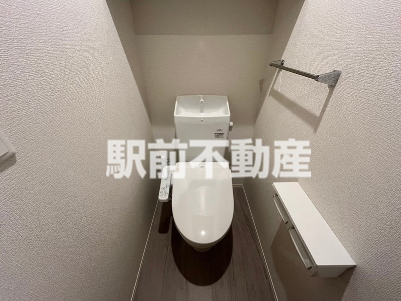 ＪＲ久大本線 南久留米駅 徒歩10分 3階建 築3年のトイレ写真