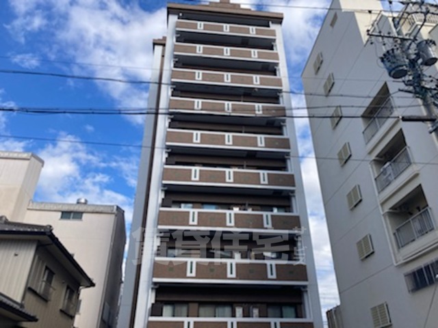 名古屋市中村区千原町のマンションの建物外観