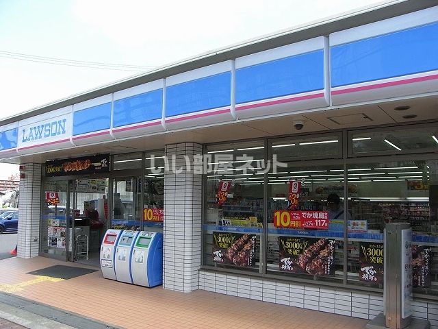 【サンシャイン　富雄駅前のコンビニ】