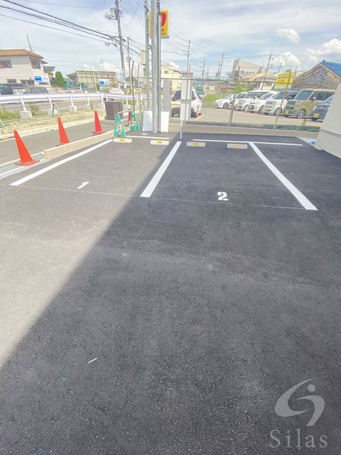 【岸和田市土生町のアパートの駐車場】