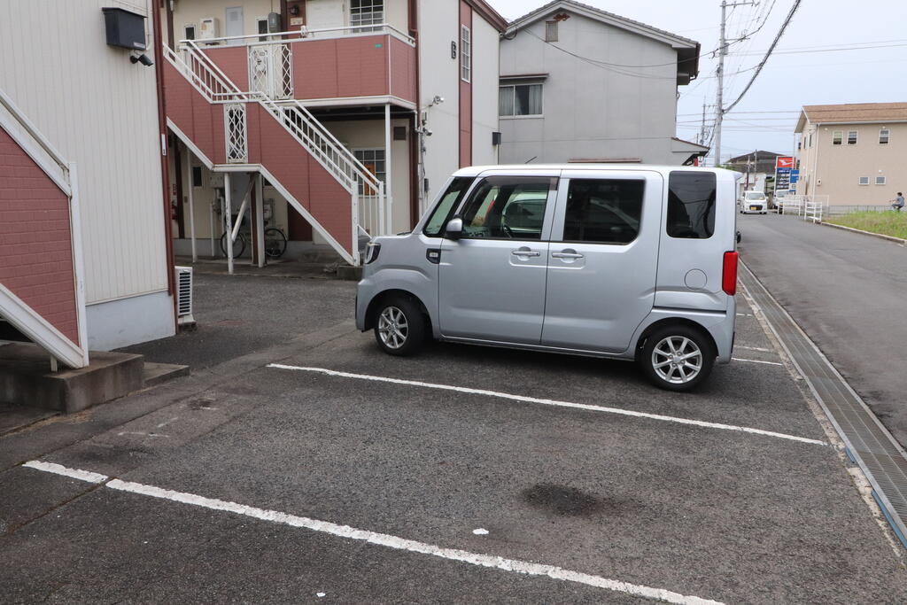 【サンシティ手城A棟の駐車場】