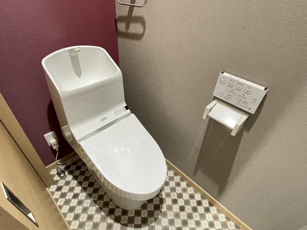 トイレ　ウォシュレット付き