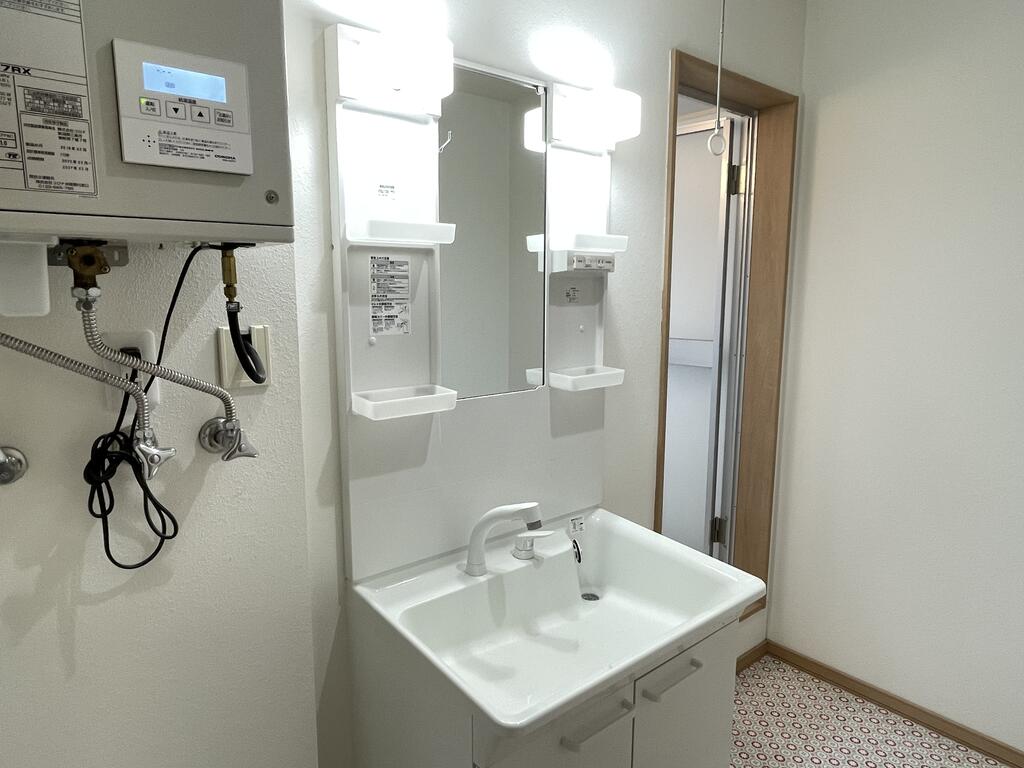 洗面設備　シャンプードレッサー付き