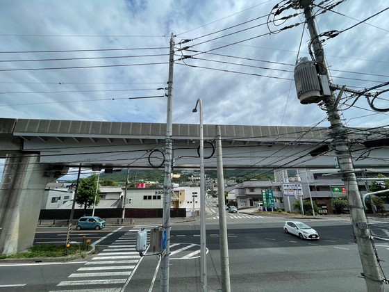 【広島市安佐南区伴東のマンションのバルコニー】