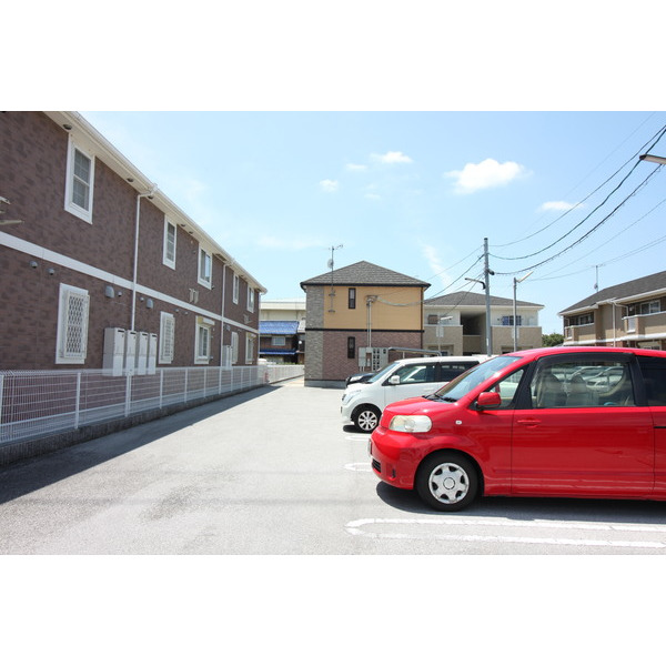 【長浜市宮司町のアパートの駐車場】