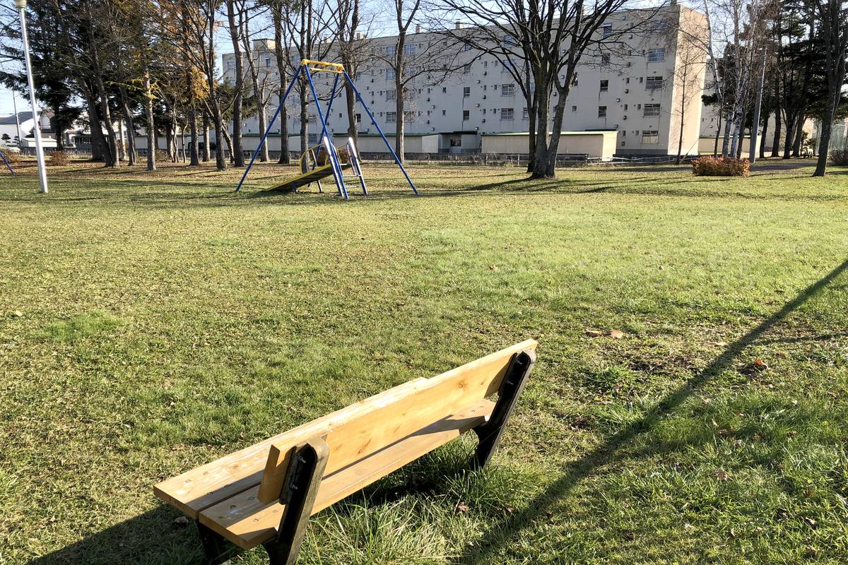 【北見市双葉町のマンションの公園】