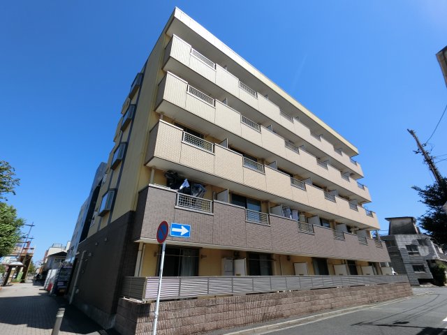 千葉市中央区亀井町のマンションの建物外観