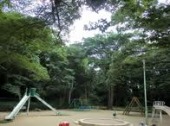 【前畑ハイツの公園】