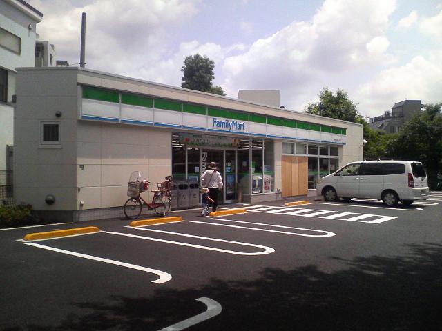 コンビニ　ファミリーマート練馬北町一丁目店（コンビニ）まで223m