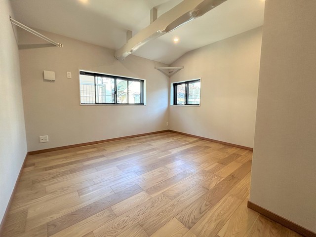 その他部屋・スペース　東側洋室約６．５帖(1)