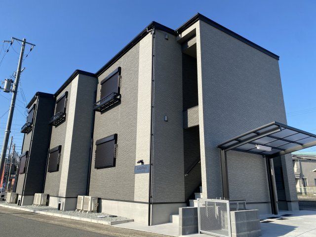 【姫路市御国野町御着のアパートの建物外観】