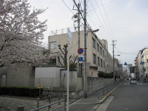 【大阪ひびきの街ザ・サンクタスタワーの小学校】