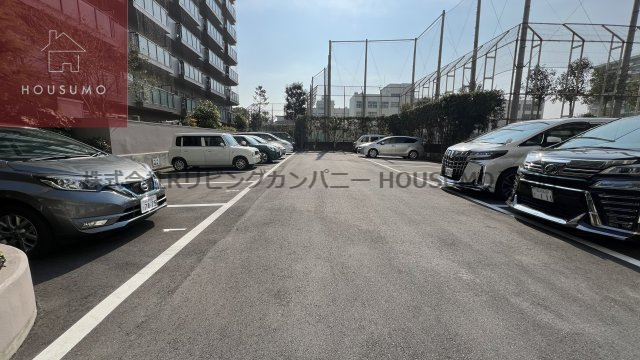 【メガロコープ平野3号棟の駐車場】