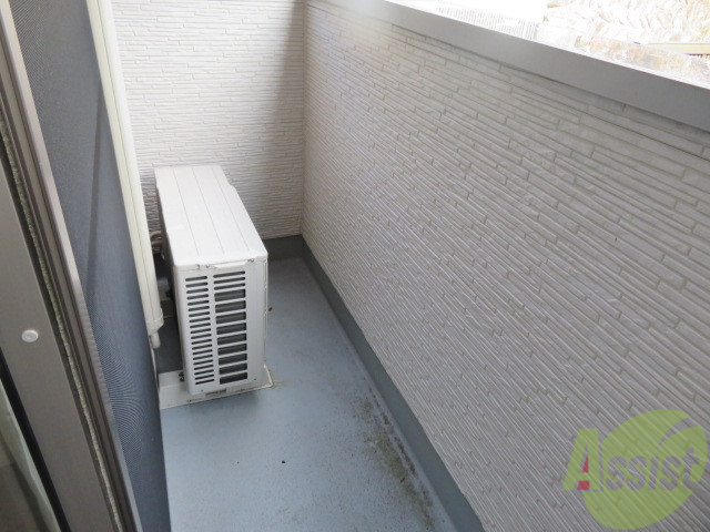 バルコニー　バルコニーは洗濯物を干すスペースがあります