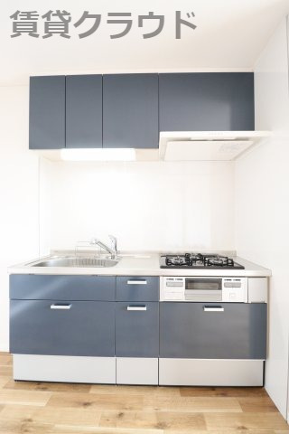 キッチン　キレイなキッチンは3口ガスコンロでお料理も楽しくできそう！